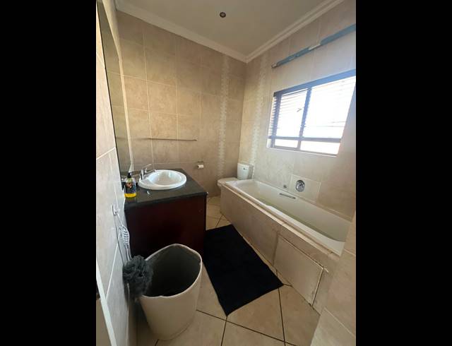 3 BEDROOM TOWNHOUSE FOR SALE IN GLENVISTA